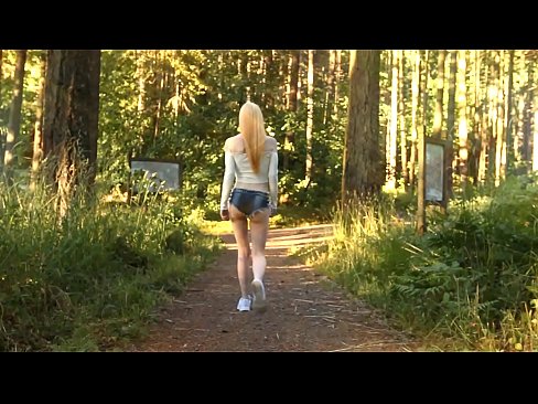 ❤️ Naag qurux badan ayaa si tartiib ah u socota, maaha muuqaal qaawan ❌ annaga %so.sexflashgame.ru